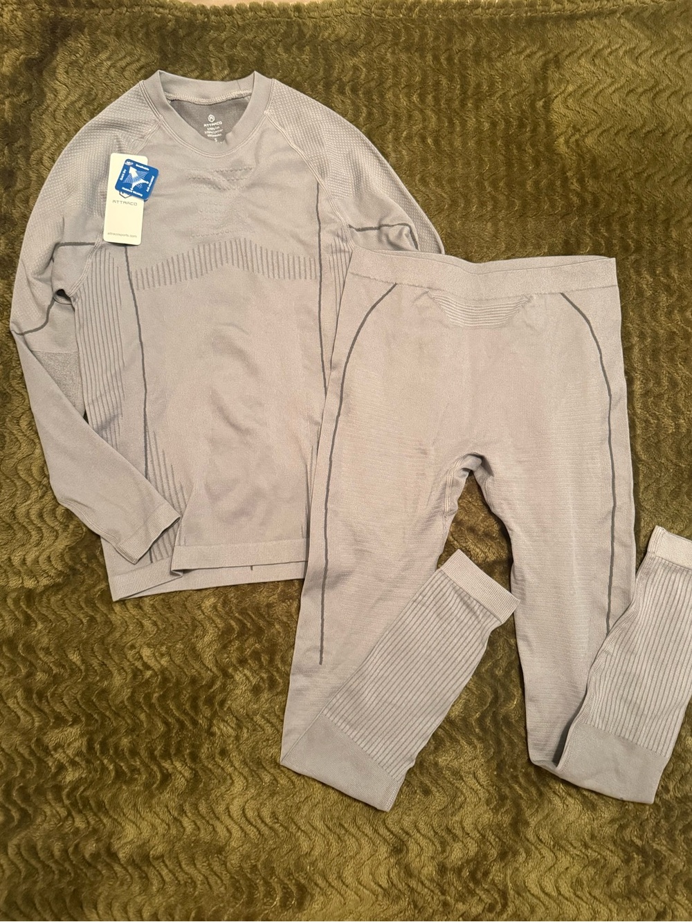 Woman’s Seamless Thermal Set - Light Gray